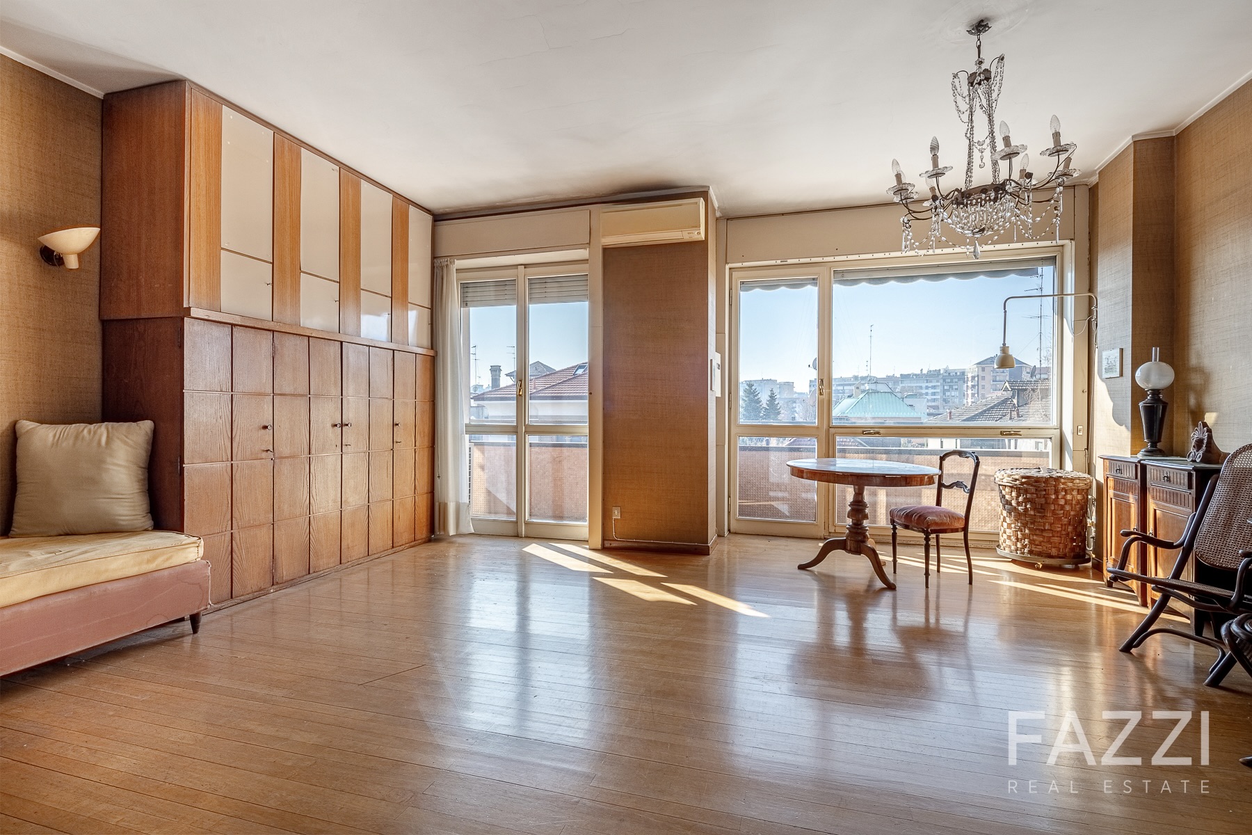 _T6A2715-HDR 2